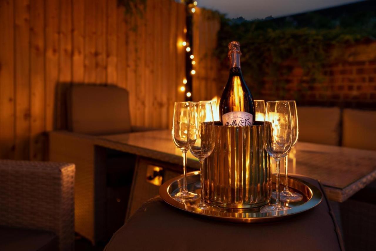 Cosy Cardiff Apartments - Garden Lounge Exterior foto
