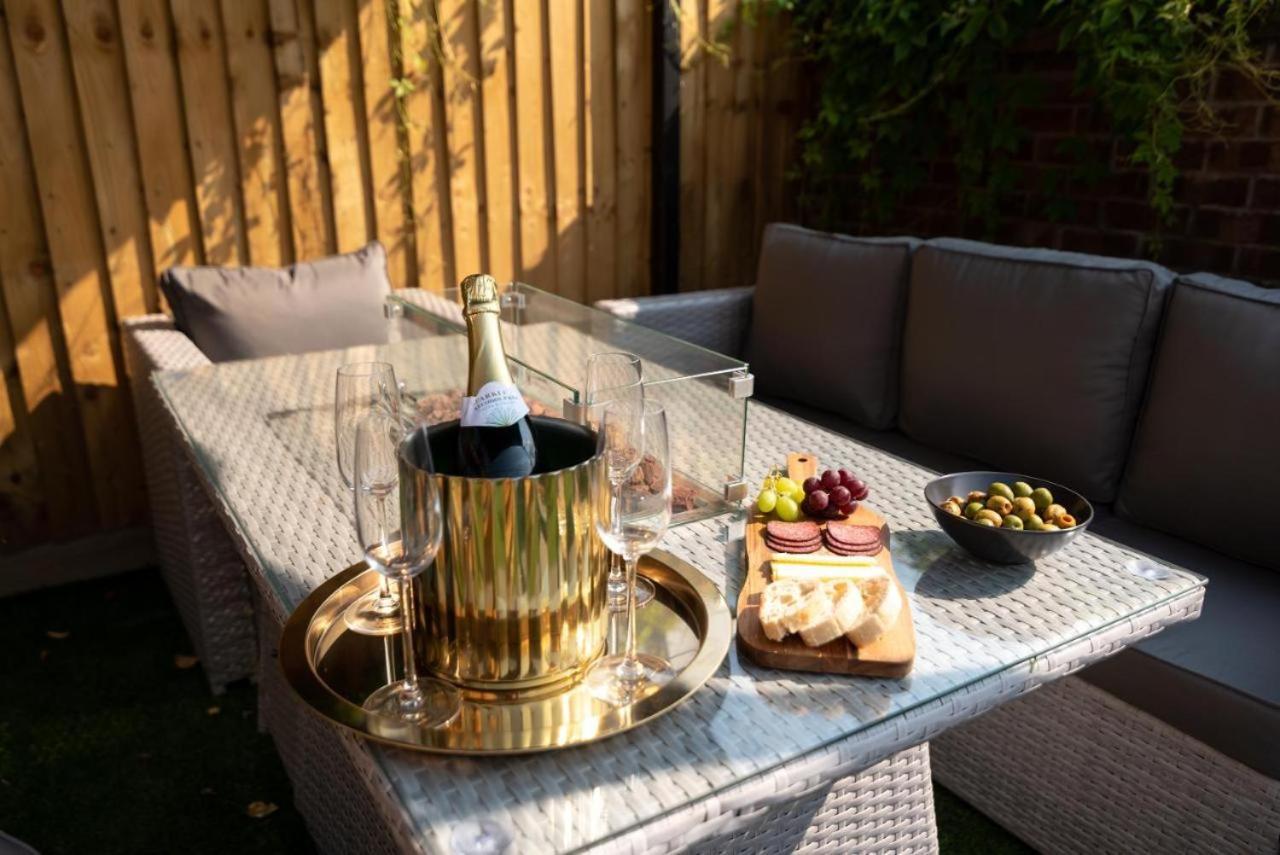 Cosy Cardiff Apartments - Garden Lounge Exterior foto